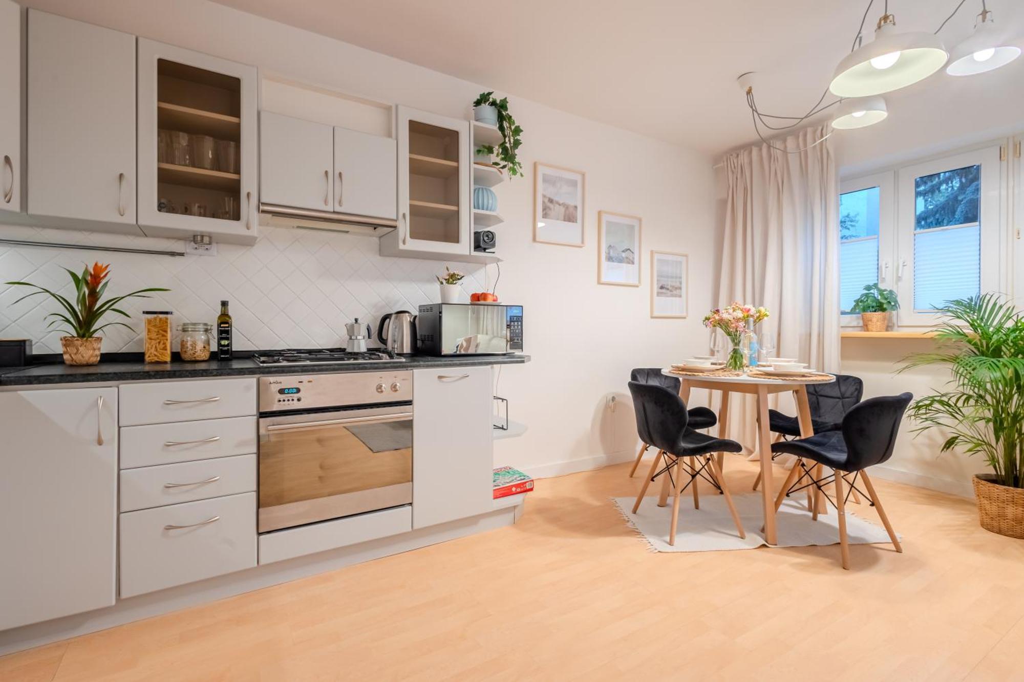 شقة Rezydencja Filmowa- Wygodny Apartament 10 Min Od Lotniska I Centrum وارسو المظهر الخارجي الصورة